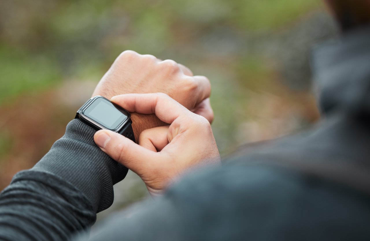 Smartwatch na górskie wyprawy – jakie funkcje zwiększają bezpieczeństwo na szlaku? 1 Smartwatch na górskie wyprawy – jakie funkcje zwiększają bezpieczeństwo na szlaku?